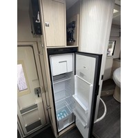 Challenger 398 XLB Queensbed Hefbed Zonnepaneel Luifel Bearlock Foto #36