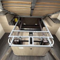 Challenger 398 XLB Queensbed Hefbed Zonnepaneel Luifel Bearlock Foto #2