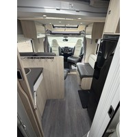 Challenger 398 XLB Queensbed Hefbed Zonnepaneel Luifel Bearlock Foto #3