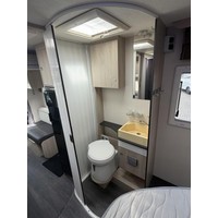 Challenger 398 XLB Queensbed Hefbed Zonnepaneel Luifel Bearlock Foto #4