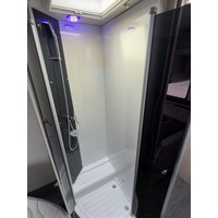 Challenger 398 XLB Queensbed Hefbed Zonnepaneel Luifel Bearlock Foto #5