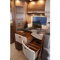Carthago C-TOURER I 149 LE 150pk Automaat | Omvormer | Zonnepanelen | Hefbed | Dubbele bodem | Maxxfan | Lengtebedden | Dubbele huishoudaccu | Gescheiden douche | Foto #12