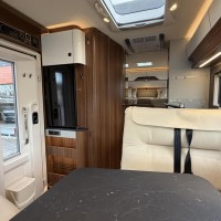 Hymer B600 MC Enkele Bedden Hefbed 2X Airco Zonnepanelen Lithium Omvormer Foto #9