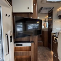 Hymer B600 MC Enkele Bedden Hefbed 2X Airco Zonnepanelen Lithium Omvormer Foto #33