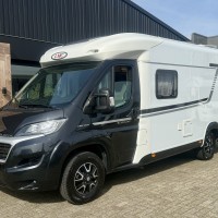 LMC campers Breezer V646G uit 2015 Foto #17