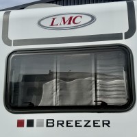 LMC campers Breezer V646G uit 2015 Foto #3