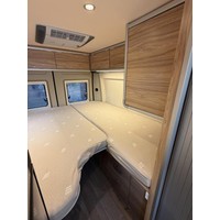 Hymer Yellowstone Cross-Over 180PK 9T-Automaat Enkele Bedden Zonnepanelen Foto #1