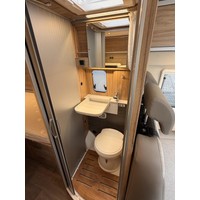 Hymer Yellowstone Cross-Over 180PK 9T-Automaat Enkele Bedden Zonnepanelen Foto #5