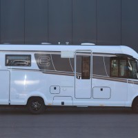 Carthago C-Tourer I 150 QB 170pk Automaat | Zo goed als nieuw | Queensbed | Gescheiden douche | Dubbele bodem | Hefbed | Luxe | LED koplampen | Foto #3