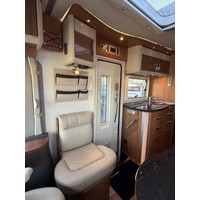 Hymer B 674 SL Automaat Enkele Bedden E&amp;P Level Boven kasten Foto #15