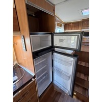 Hymer B 674 SL Automaat Enkele Bedden E&amp;P Level Boven kasten Foto #20