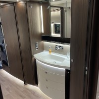 Concorde campers ** NIEUWSTAAT ** MORELO 98 MB EMPIRE LINER 2021 ** Mercedes 340 PK 35.000 KM. ** uit 2021 Foto #5