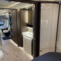 Concorde campers ** NIEUWSTAAT ** MORELO 98 MB EMPIRE LINER 2021 ** Mercedes 340 PK 35.000 KM. ** uit 2021 Foto #6