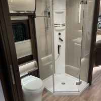 Concorde campers ** NIEUWSTAAT ** MORELO 98 MB EMPIRE LINER 2021 ** Mercedes 340 PK 35.000 KM. ** uit 2021 Foto #19