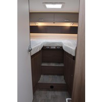 Carado T447 140pk Automaat | Lengtebedden | Nieuw uit voorraad leverbaar | Hefbed | Gescheiden douche | Luifel | Pro + pakket | Foto #17