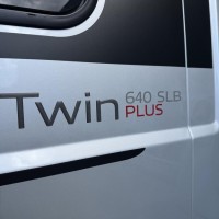 Adria 640 SLB Twin Plus 9T-Automaat 160PK Enkele Bedden Zonnepaneel Foto #16