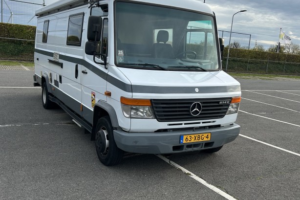 Mercedes campers 614 D-KA uit 2003