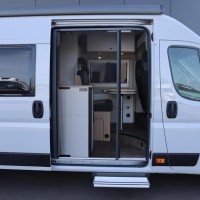 Lmc Innovan 640 Pure 140pk Automaat | Thule luifel | Lengtebedden | Parkeersensoren | Lichtmetalen velgen |  Veel opbergruimte | LED binnenverlichting | Mistlampen | Foto #4