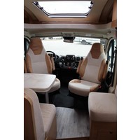 Lmc Cruiser V646 140pk Automaat | HEO safe sloten | Thule luifel | Trekhaak | Lengtebedden | Bearlock | Panoramadak | Compact model | Grote garage | Foto #7