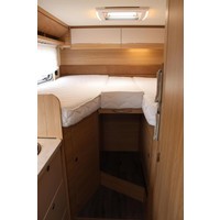 Lmc Cruiser V646 140pk Automaat | HEO safe sloten | Thule luifel | Trekhaak | Lengtebedden | Bearlock | Panoramadak | Compact model | Grote garage | Foto #16
