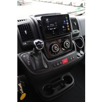Lmc Cruiser V646 140pk Automaat | HEO safe sloten | Thule luifel | Trekhaak | Lengtebedden | Bearlock | Panoramadak | Compact model | Grote garage | Foto #23