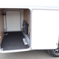 Lmc Cruiser V646 140pk Automaat | HEO safe sloten | Thule luifel | Trekhaak | Lengtebedden | Bearlock | Panoramadak | Compact model | Grote garage | Foto #32