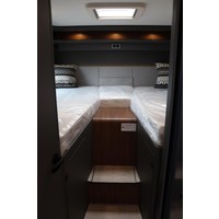 Hymer BMC-T 680 170pk Automaat | Premium pakket | Lengtebedden | Gescheiden douche | Hymer SLC Chassis | Nieuw uit voorraad leverbaar | Lithium | Crystal Silver | Facelift BMC | Foto #45