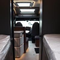 Hymer BMC-T 680 170pk Automaat | Premium pakket | Lengtebedden | Gescheiden douche | Hymer SLC Chassis | Nieuw uit voorraad leverbaar | Lithium | Crystal Silver | Facelift BMC | Foto #1