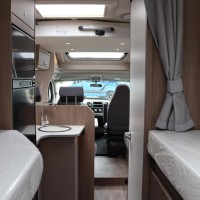 Carado T448 140pk Automaat | Pro + Pakket | Lengtebedden | Luifel | Grote garage | Hefbed | Nieuw uit voorraad leverbaar |Panoramaraam | Foto #3