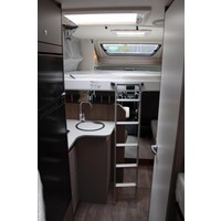 Carado T448 140pk Automaat | Pro + Pakket | Lengtebedden | Luifel | Grote garage | Hefbed | Nieuw uit voorraad leverbaar |Panoramaraam | Foto #4