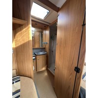 Buerstner T7001 Delfin Performance 700 Airco Foto #1