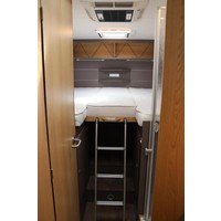 Lmc Tourer Lift 730 165PK | Lengtebedden | Gescheiden douche | Hefbed | Fietsendrager | Zonnepaneel | Bearlock | Dakairco | Luifel | Fietsendrager Foto #37