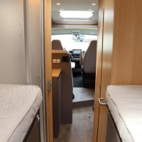 Lmc Tourer Lift 730 165PK | Lengtebedden | Gescheiden douche | Hefbed | Fietsendrager | Zonnepaneel | Bearlock | Dakairco | Luifel | Fietsendrager Foto #38