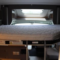 Lmc Tourer Lift 730 165PK | Lengtebedden | Gescheiden douche | Hefbed | Fietsendrager | Zonnepaneel | Bearlock | Dakairco | Luifel | Fietsendrager Foto #2