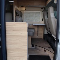 Hymer Yellowstone 140pk Automaat | Levelsysteem | Lengtebedden | Lithium | Omvormer | 6.36M | Bomvol! | Maxxfan | Bearlock | HEO safe sloten | LPG installatie | Trekhaak | Luifel | Zonnepaneel | Foto #32