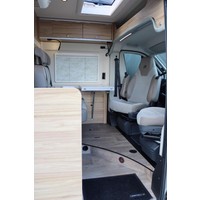 Hymer Yellowstone 140pk Automaat | Levelsysteem | Lengtebedden | Lithium | Omvormer | 6.36M | Bomvol! | Maxxfan | Bearlock | HEO safe sloten | LPG installatie | Trekhaak | Luifel | Zonnepaneel | Foto #33
