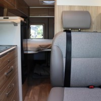 Hymer Yellowstone 140pk Automaat | Levelsysteem | Lengtebedden | Lithium | Omvormer | 6.36M | Bomvol! | Maxxfan | Bearlock | HEO safe sloten | LPG installatie | Trekhaak | Luifel | Zonnepaneel | Foto #36
