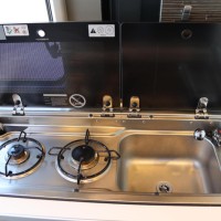 Hymer Yellowstone 140pk Automaat | Levelsysteem | Lengtebedden | Lithium | Omvormer | 6.36M | Bomvol! | Maxxfan | Bearlock | HEO safe sloten | LPG installatie | Trekhaak | Luifel | Zonnepaneel | Foto #39