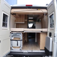 Hymer Yellowstone 140pk Automaat | Levelsysteem | Lengtebedden | Lithium | Omvormer | 6.36M | Bomvol! | Maxxfan | Bearlock | HEO safe sloten | LPG installatie | Trekhaak | Luifel | Zonnepaneel | Foto #13