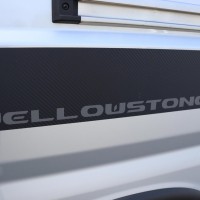 Hymer Yellowstone 140pk Automaat | Levelsysteem | Lengtebedden | Lithium | Omvormer | 6.36M | Bomvol! | Maxxfan | Bearlock | HEO safe sloten | LPG installatie | Trekhaak | Luifel | Zonnepaneel | Foto #19