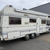 Eura Mobil alkoof klassiek model 6 gordels Airco dubbellucht Foto #16