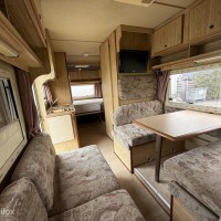 Eura Mobil alkoof klassiek model 6 gordels Airco dubbellucht Foto #19