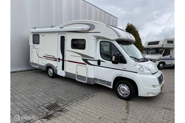 Tweedehands Adria campers camper kopen