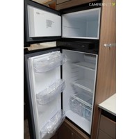 Carado T448 140pk Automaat | Pro + Pakket | Lengtebedden | Luifel | Grote garage | Hefbed | Nieuw uit voorraad leverbaar |Panoramaraam | Foto #15