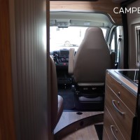 Hymer Yellowstone 140pk Automaat | Levelsysteem | Lengtebedden | Lithium | Omvormer | 6.36M | Bomvol! | Maxxfan | Bearlock | HEO safe sloten | LPG installatie | Trekhaak | Luifel | Zonnepaneel | Foto #18