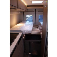 Carado CV 640 140pk Automaat | Pro+ Pakket | Lengtebedden | Dieselverwarming | Adaptive cruise control | Luifel | LED koplampen | Nieuw uit voorraad leverbaar | Foto #14