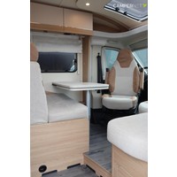 Lmc Cruiser V646 140pk Automaat | HEO safe sloten | Thule luifel | Trekhaak | Lengtebedden | Bearlock | Panoramadak | Compact model | Grote garage | Foto #6