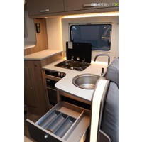 Carado T338 165pk Automaat | BR Systeem | LPG installatie | Lengtebedden | Omvormer | Lithium | Oven | Zonnepanelen | Bearlock | Edition25 | Foto #11