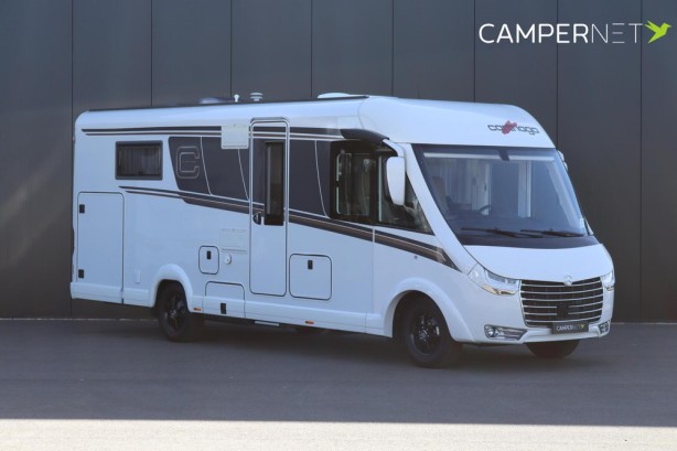 Carthago C-Tourer I 150 QB 170pk Automaat | Zo goed als nieuw | Queensbed | Gescheiden douche | Dubbele bodem | Hefbed | Luxe | LED koplampen |