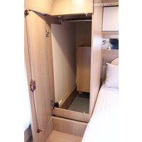 Carthago C-Tourer I 150 QB 170pk Automaat | Zo goed als nieuw | Queensbed | Gescheiden douche | Dubbele bodem | Hefbed | Luxe | LED koplampen | Foto #21